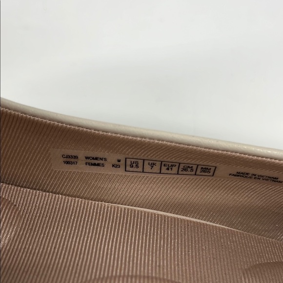 New Rockport Women's Plain Toe Ornamented Pump Size 9.5 - Picture 6 of 9